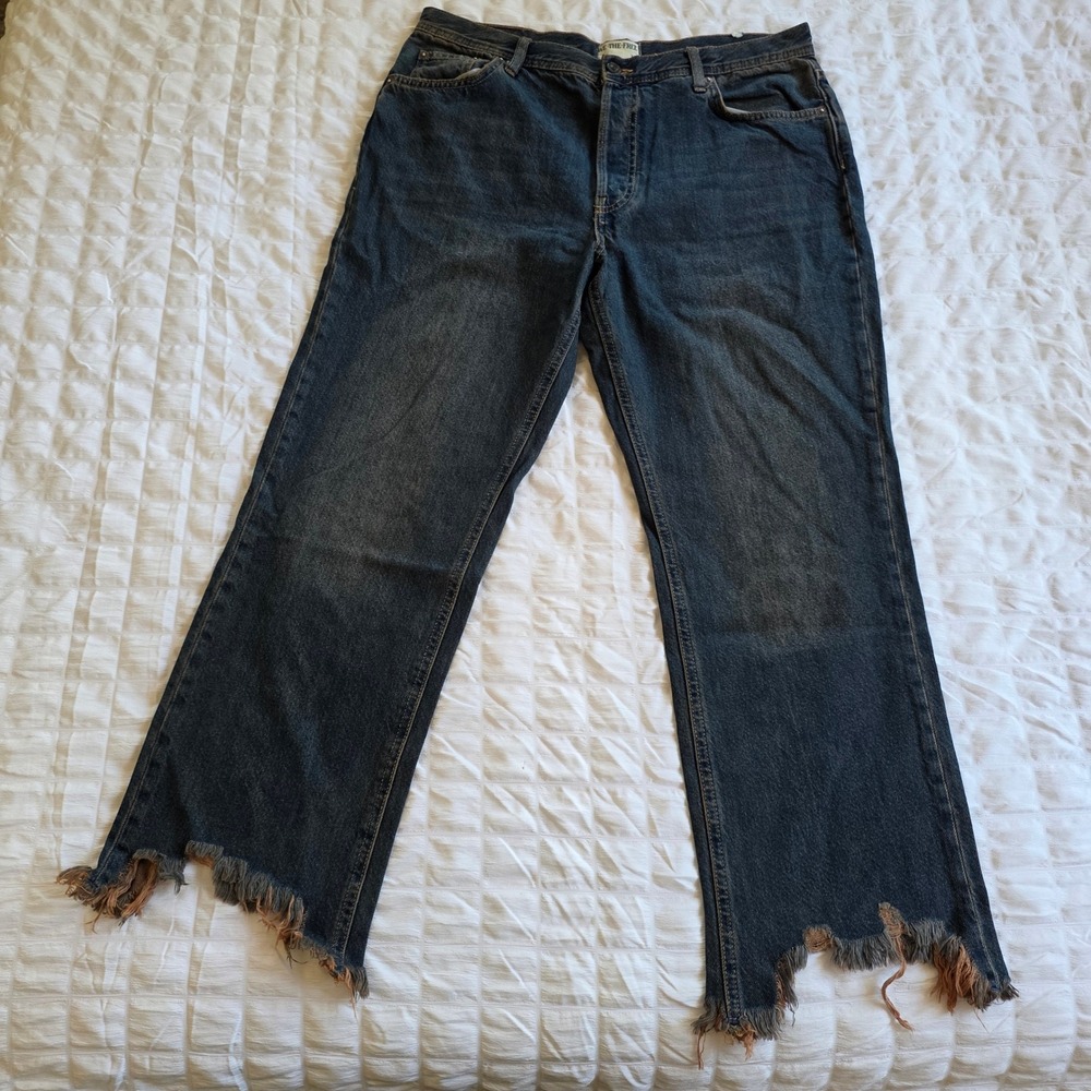 We The Free Free People Women 30 Dark Wash Distressed Frayed Hem Straight Jeans